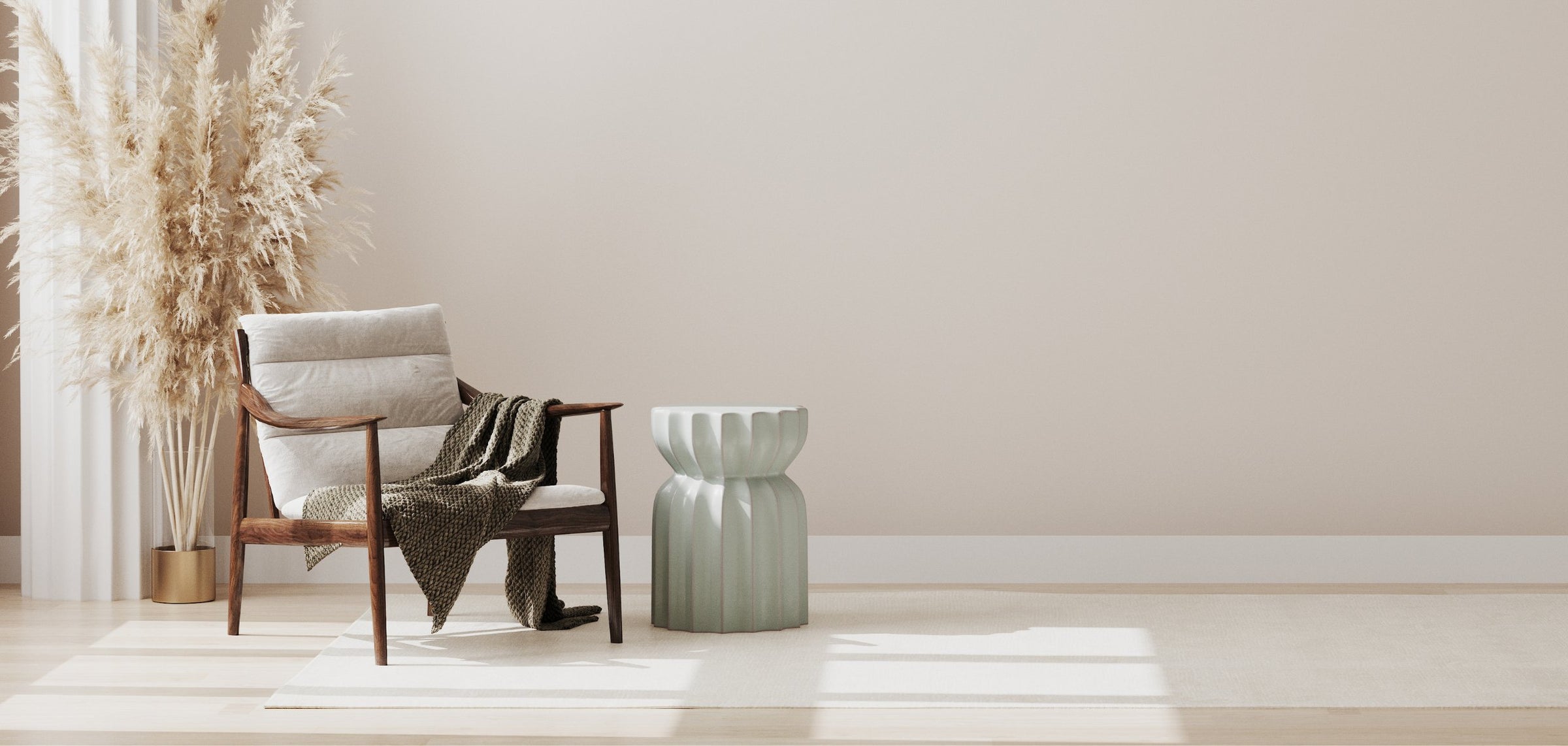 Modernes Wohnzimmer mit Sesseln, Stühlen, Couch und Beistelltischen aus Acryl