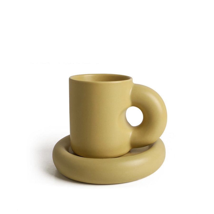 Kaffee- und Teetassen MIDA Tassen 7.2" aus Porzellan 'Mustard' Tasse mit Untersetzer boring cj edgeless Facebook geschirr iconic max senf tasse
